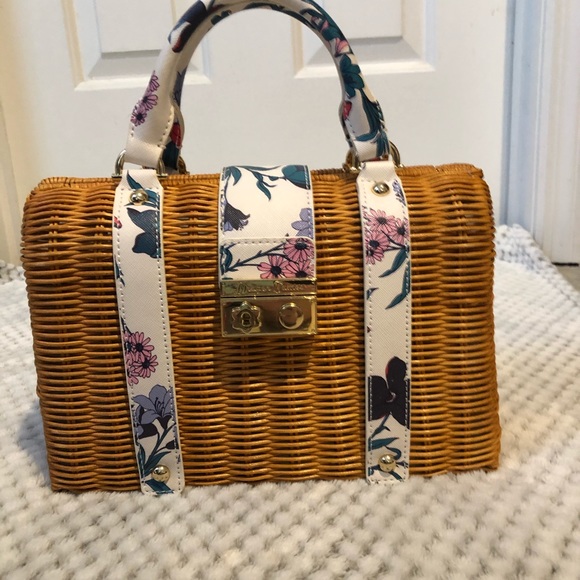 Draper James Handbags - Draper James wicker purse